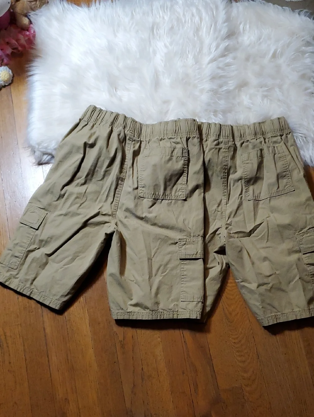 Place lightweight khaki